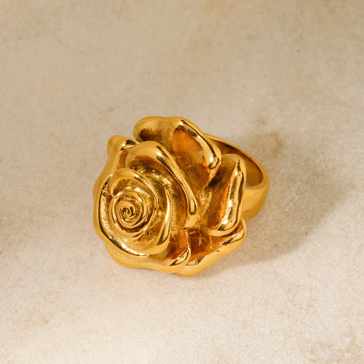 Exquisite Rose Closed Ring