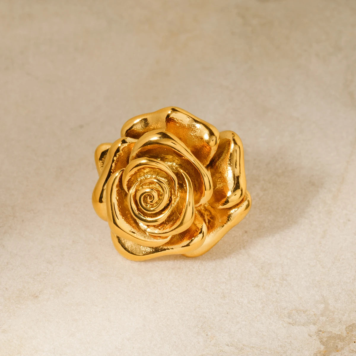 Exquisite Rose Closed Ring