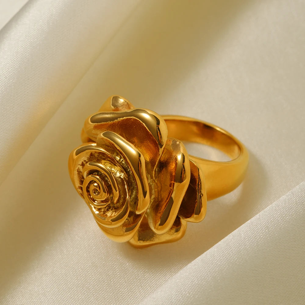 Exquisite Rose Closed Ring